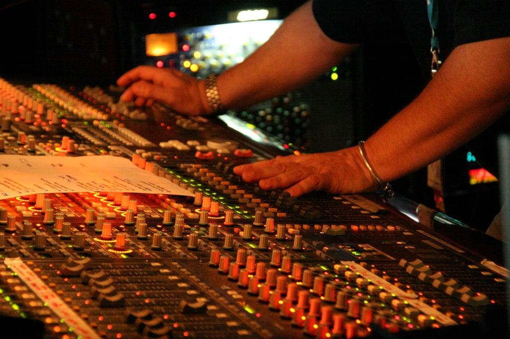 051028_1837_marseille_dome_20d